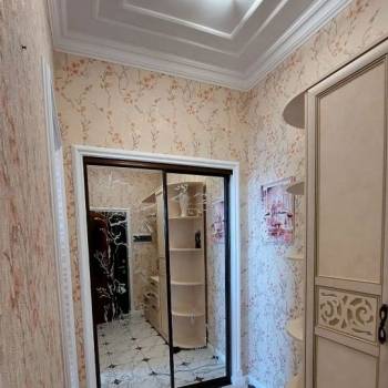 Продается 1-комнатная квартира, 64 м²