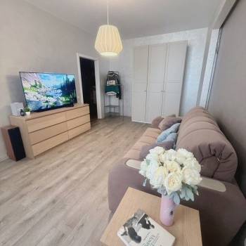 Продается 1-комнатная квартира, 42,5 м²
