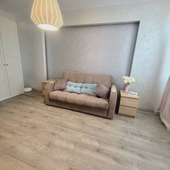 Продается 1-комнатная квартира, 42,5 м²