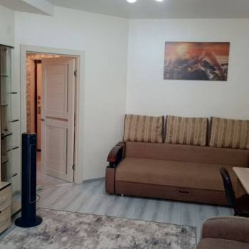 Сдается 1-комнатная квартира, 42 м²