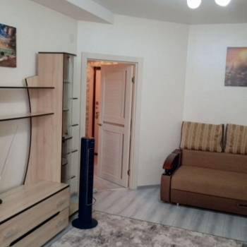 Сдается 1-комнатная квартира, 42 м²