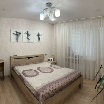 Продается Многокомнатная квартира, 82,2 м²