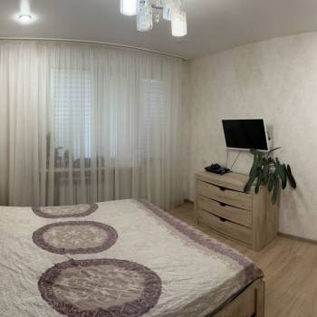 Продается Многокомнатная квартира, 82,2 м²