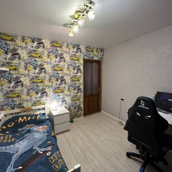 Продается Многокомнатная квартира, 82,2 м²