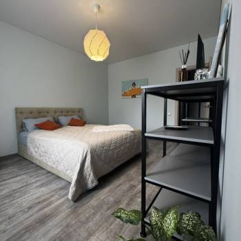 Продается 1-комнатная квартира, 55,78 м²