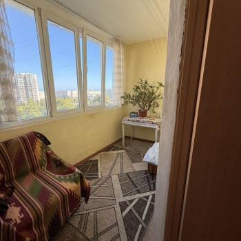 Продается 1-комнатная квартира, 42 м²