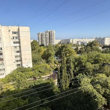 Продается 1-комнатная квартира, 42 м²