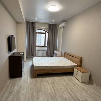 Сдается 1-комнатная квартира, 51 м²