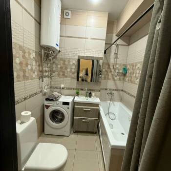 Сдается 1-комнатная квартира, 51 м²