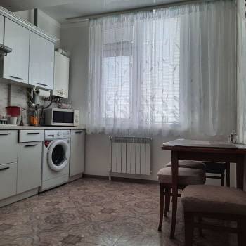 Сдается 1-комнатная квартира, 43 м²