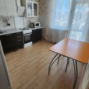 Сдается 1-комнатная квартира, 38 м²