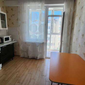 Сдается 1-комнатная квартира, 38 м²