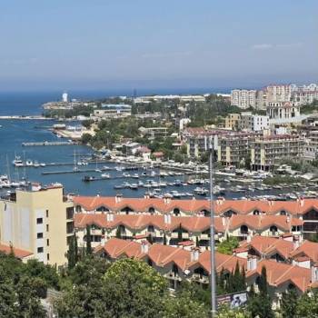 Продается 1-комнатная квартира, 53 м²