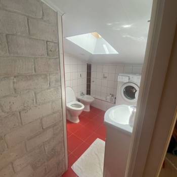 Сдается 1-комнатная квартира, 65 м²