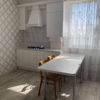 Сдается 1-комнатная квартира, 49 м²