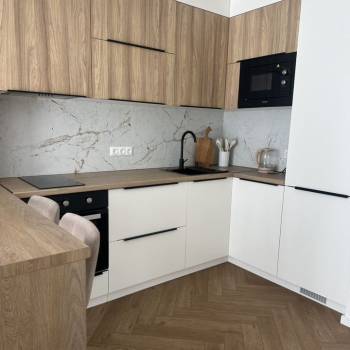 Сдается 1-комнатная квартира, 42 м²