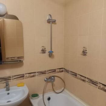 Сдается 1-комнатная квартира, 54 м²