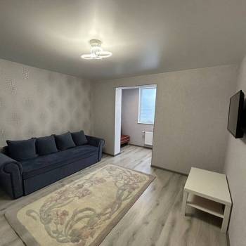 Сдается 2-х комнатная квартира, 60 м²