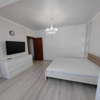 Сдается 1-комнатная квартира, 49 м²