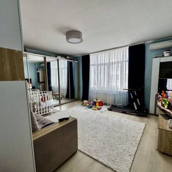 Продается 1-комнатная квартира, 54,6 м²