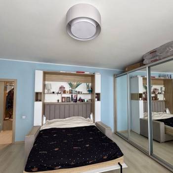 Продается 1-комнатная квартира, 54,6 м²