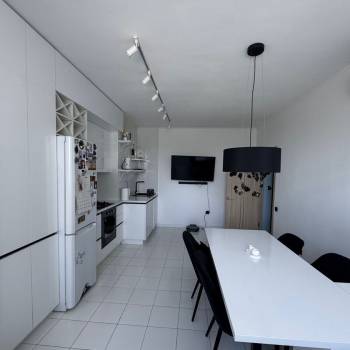 Продается 1-комнатная квартира, 54,6 м²