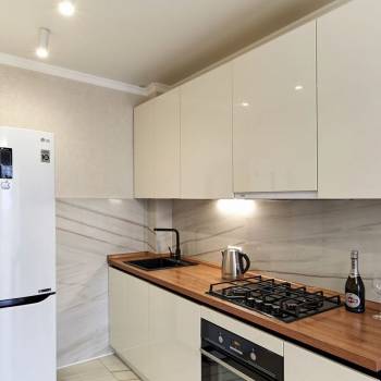 Продается 1-комнатная квартира, 42 м²