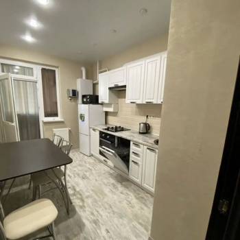 Продается 1-комнатная квартира, 37 м²