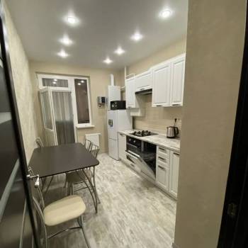 Продается 1-комнатная квартира, 37 м²