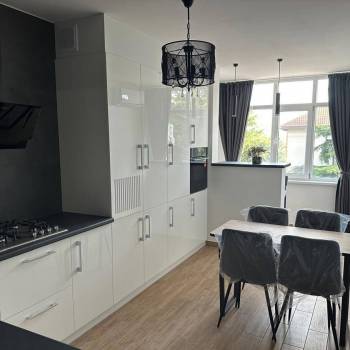 Сдается 1-комнатная квартира, 56 м²