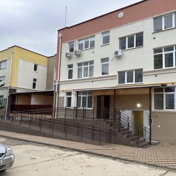 Сдается 1-комнатная квартира, 56 м²