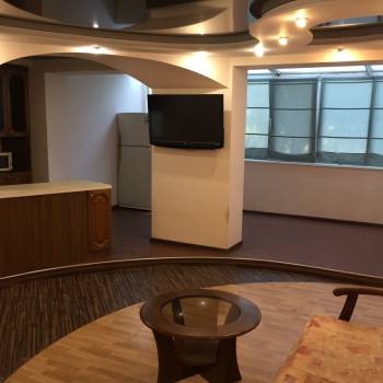 Сдается Многокомнатная квартира, 90 м²