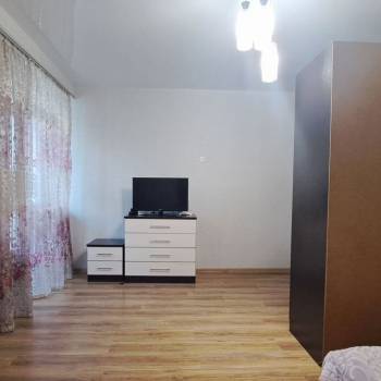 Продается 1-комнатная квартира, 45 м²
