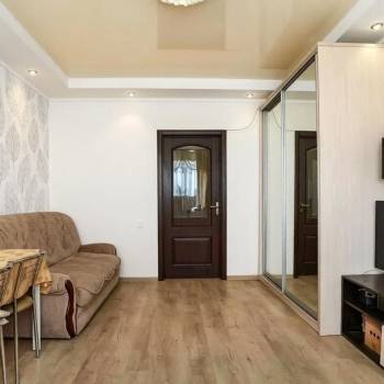 Продается 1-комнатная квартира, 38 м²