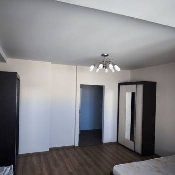 Продается 1-комнатная квартира, 52 м²