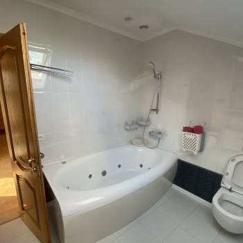 Сдается Многокомнатная квартира, 100 м²