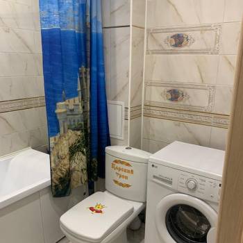 Сдается Многокомнатная квартира, 60 м²