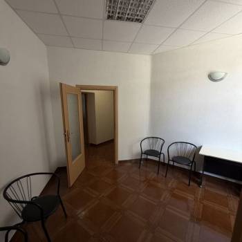 Сдается Нежилое помещение, 137 м²
