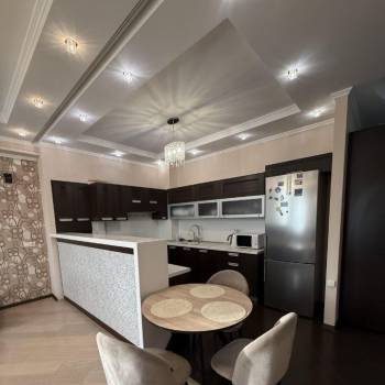 Продается 1-комнатная квартира, 62 м²