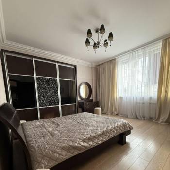 Продается 1-комнатная квартира, 62 м²