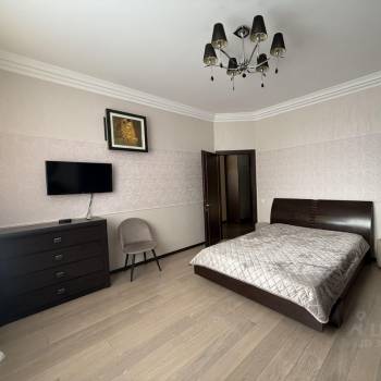 Продается 1-комнатная квартира, 62 м²
