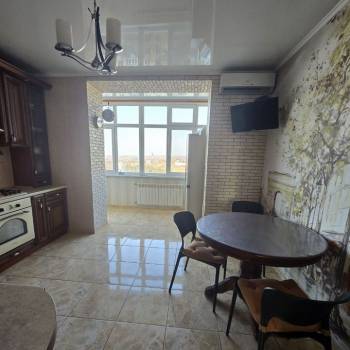 Сдается 1-комнатная квартира, 60 м²