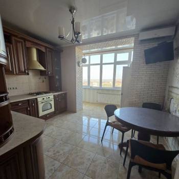 Сдается 1-комнатная квартира, 60 м²