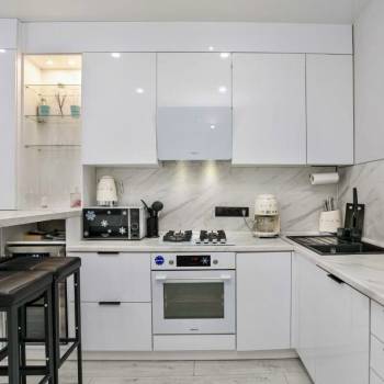 Продается 1-комнатная квартира, 42 м²