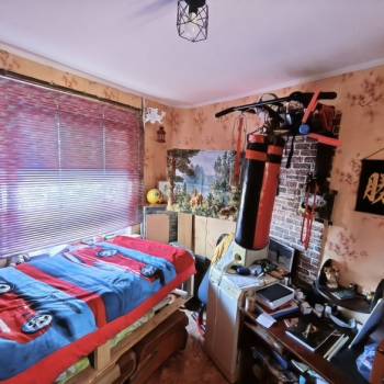 Продается Многокомнатная квартира, 76,9 м²