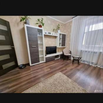 Сдается 1-комнатная квартира, 46 м²