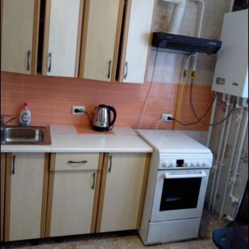 Продается 1-комнатная квартира, 37 м²