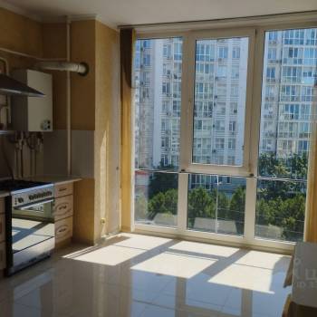 Сдается 1-комнатная квартира, 55 м²
