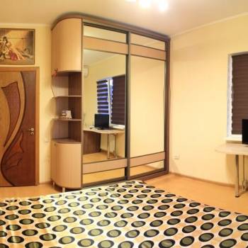 Сдается 1-комнатная квартира, 52 м²