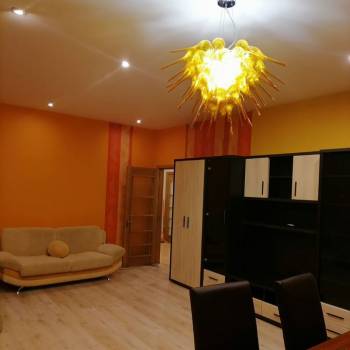 Сдается 2-х комнатная квартира, 78 м²